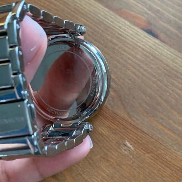 Michael Kors Watch - Picture 3 of 4